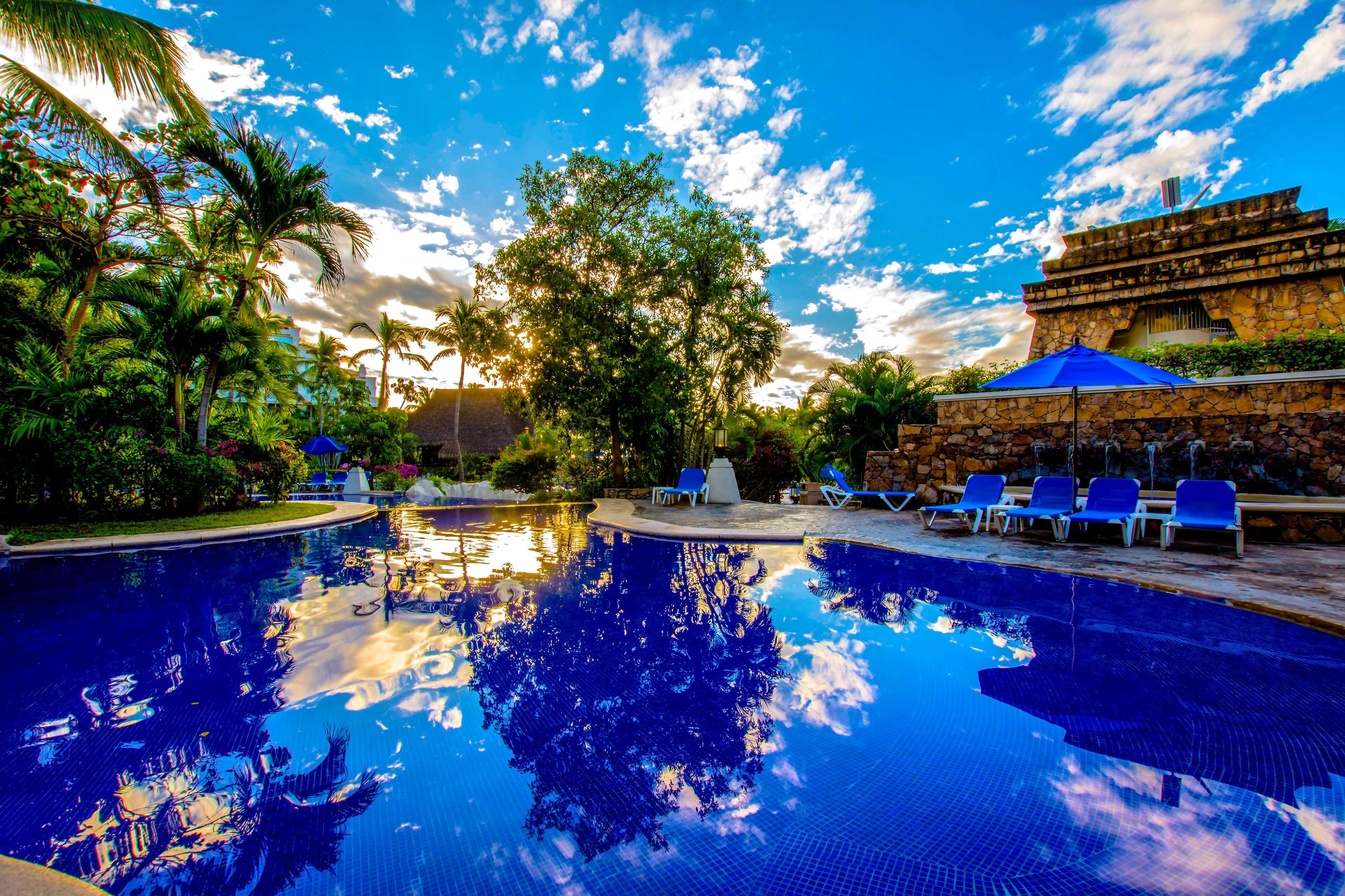 曼萨尼约 巴尔赛罗卡米纳全包度假村酒店 外观 照片 The swimming pool at the hotel